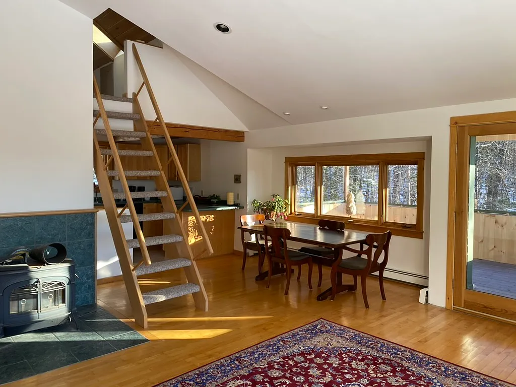 3 bed, 2000 sqft, $3,200 — Photo 2
