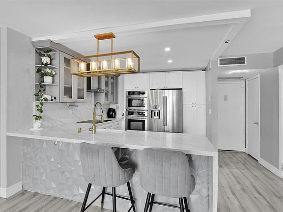 5th image of 3015 N Ocean Boulevard #6E