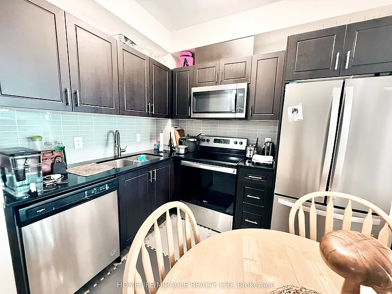 128 King St N #911 — Photo 3