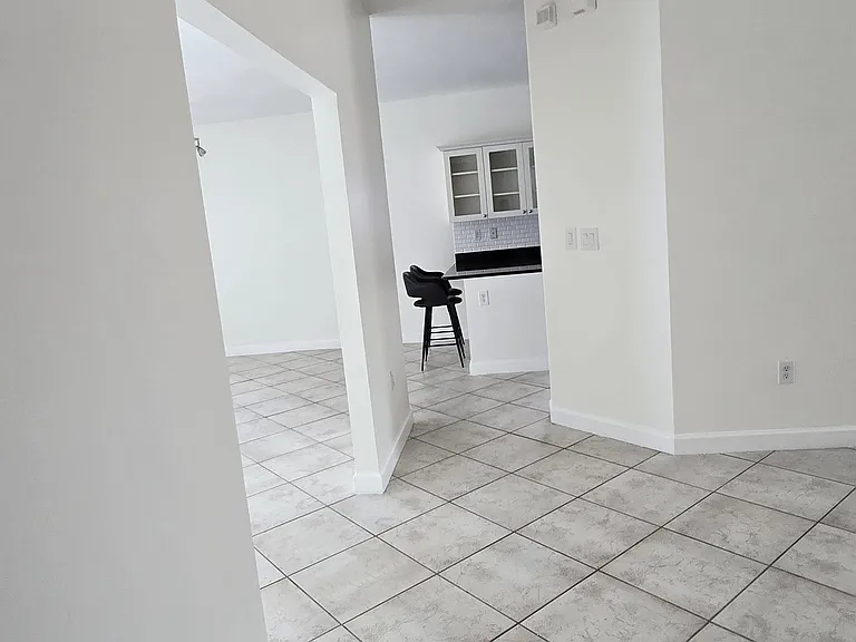 15826 SW 138th Ter — Photo 16
