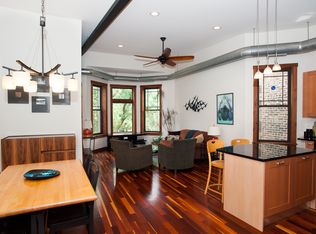 1711 W Greenleaf Ave #A, Chicago, IL 60626