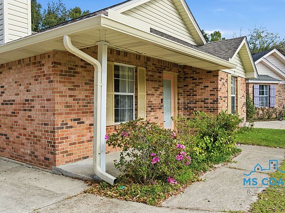 3rd image of 25 Fleetwood Pl