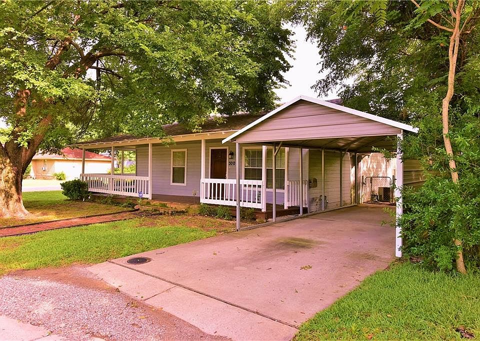 1st image of 300 Texas St