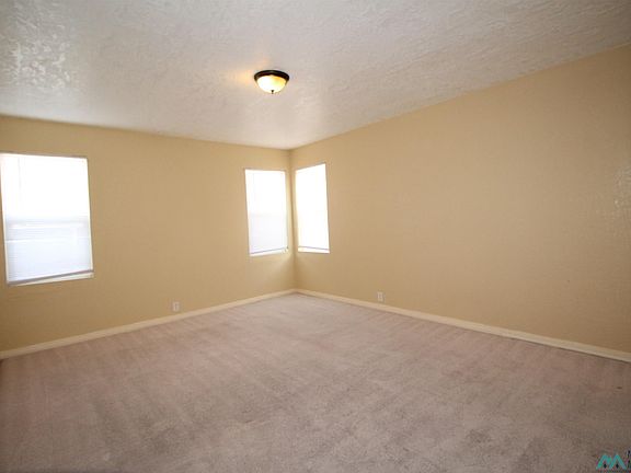 5th image of 300 W 16th St