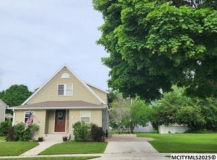 1306 N Rhode Island Ave, Mason City, IA 50401