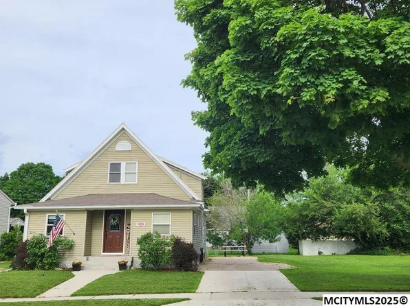 1306 N Rhode Island Ave, Mason City, IA 50401
