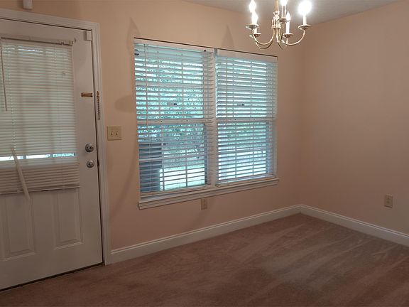 3rd image of 623 Bear Dr