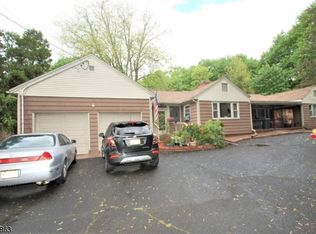 45 Hillcrest Rd, Watchung, NJ 07069