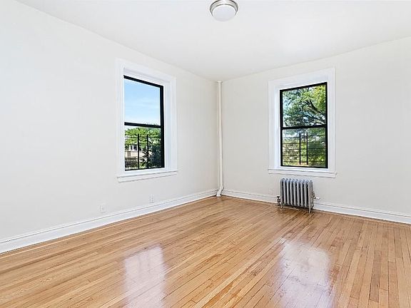 3rd image of 227 Haven Ave APT 6f