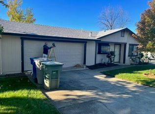1303 Woodside Meadows Dr, Redding, CA 96002