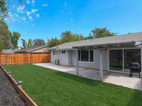 3rd image of 6860 Donerail Dr