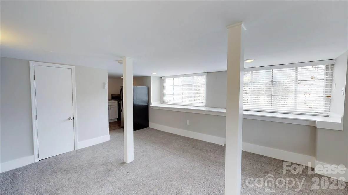 Studio, 1.0 bath, 287 sqft, $975 — Photo 4
