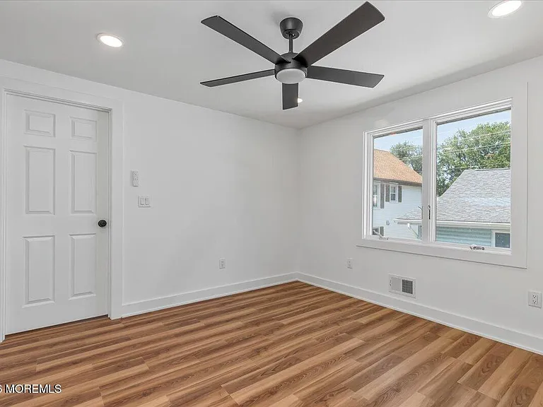 82 Neptune Ave #1/2 — Photo 16