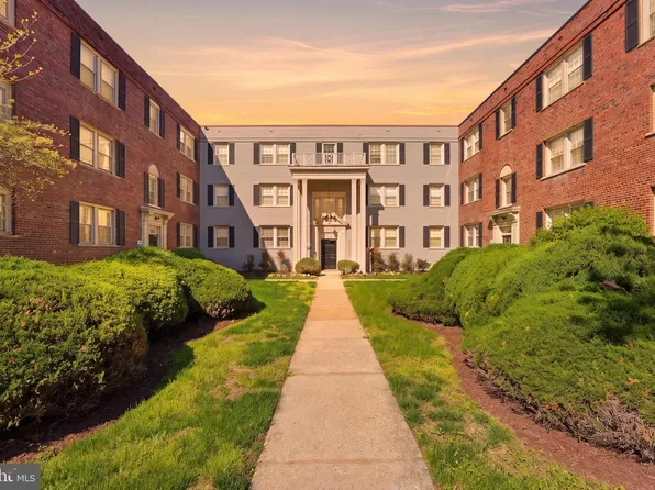 2011 37th St SE APT 202, Washington, DC 20020