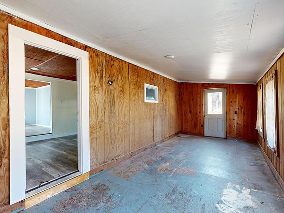 3rd image of 369 Pond Road