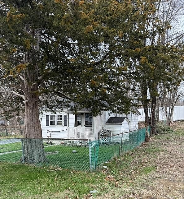 2nd image of 4 Benview Road