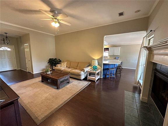 4th image of 1218 E Cain Dr