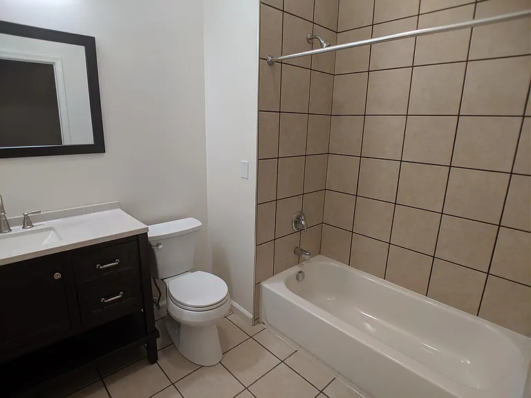 2435 S Dixie Dr — Photo 40
