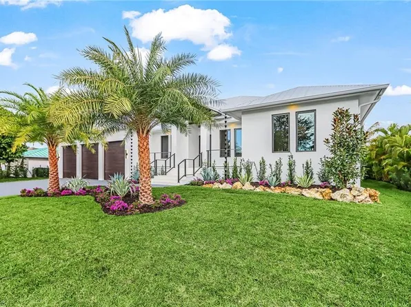 2393 Longboat DR, NAPLES, FL 34104