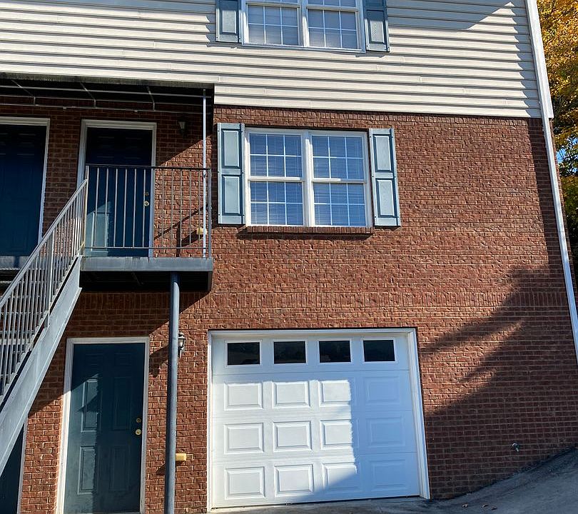 1st image of 3520 Walnut Grove Ln NE