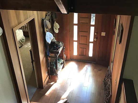 3rd image of 627 Brassie Ave