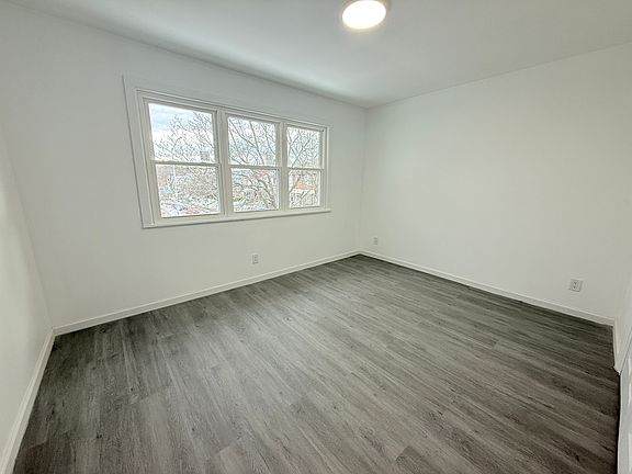 4th image of 241 Highlawn Ave #3