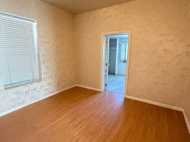 625 E Wilmington Ave — Photo 16