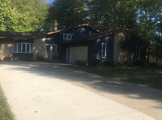 2155 Harris Rd, Broadview Heights, OH 44147