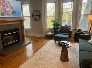 1217 W George St UNIT 2F, Chicago, IL 60657