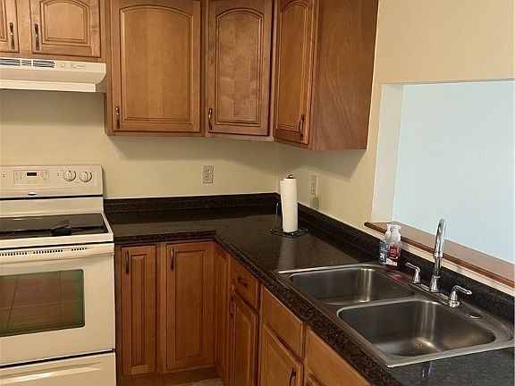 5th image of 8474 Charter Club Cir Unit 11