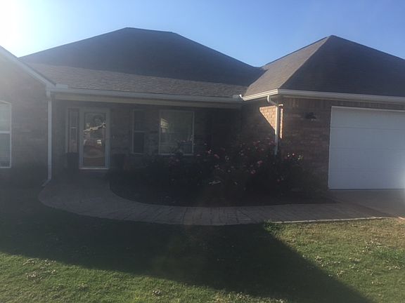 2nd image of 504 S Susan Ave