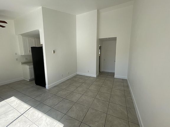 5th image of 3778 50th St #17-1
