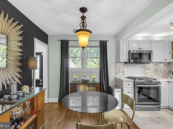 5th image of 3429 Highwood Dr SE