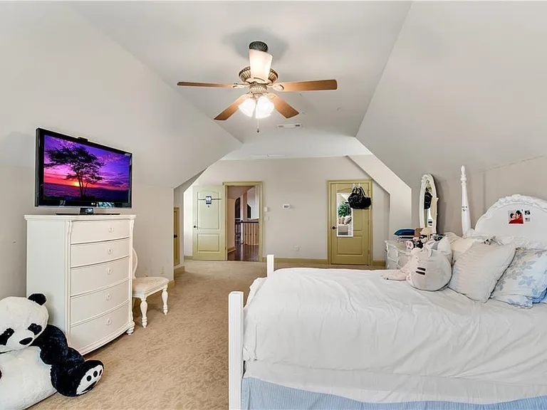 8335 Hurakan Creek Xing — Photo 28