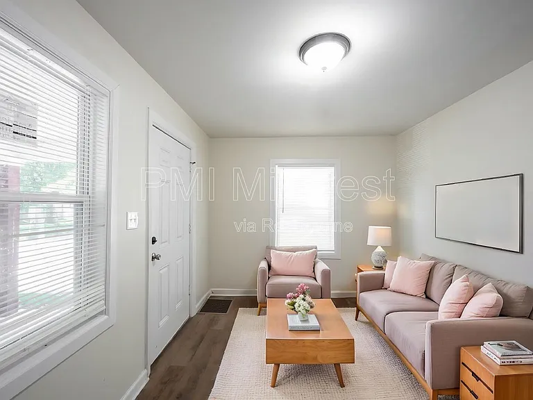 512 N Chester Ave — Photo 6