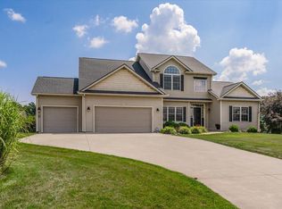 10715 Riedell Dr, Kalamazoo, MI 49009