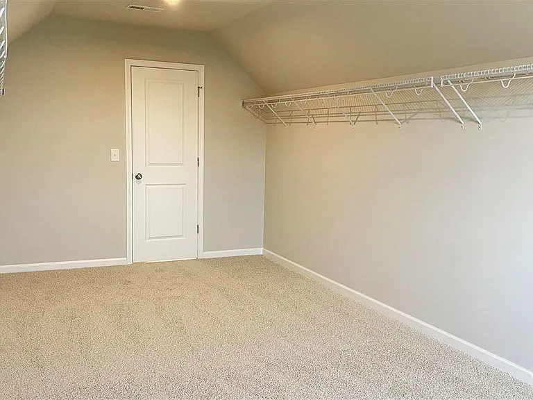 205 Stornoway Ln — Photo 9