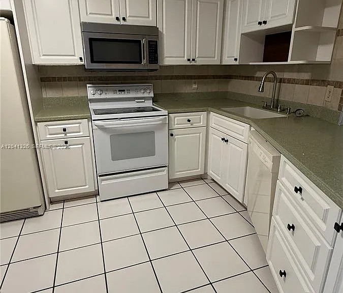 1770 NE 191st St #1141 — Photo 3