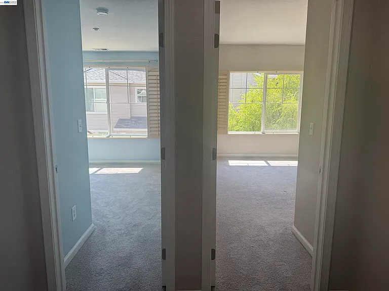 3162 Golden Crest Cmn #3 — Photo 17