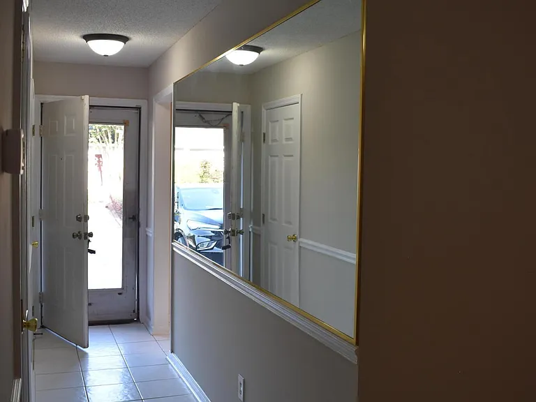 710 Legacy Ct — Photo 12