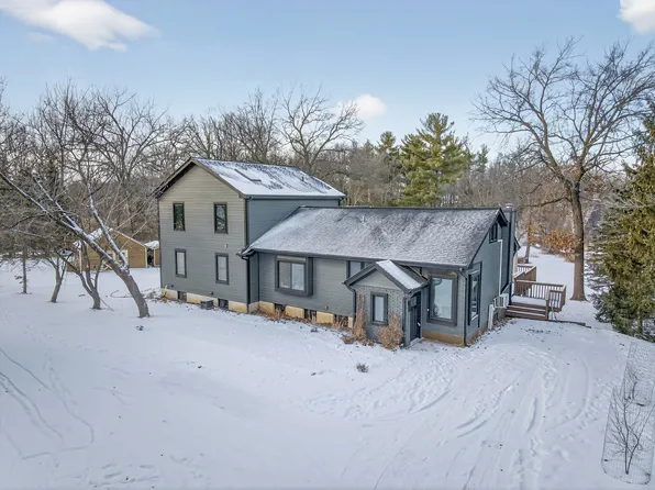 1275 Country Club Rd, Lake Zurich, IL 60047