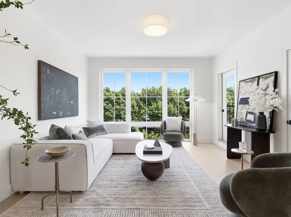 28 Geneva St #Penthouse 402, Boston, MA 02128
