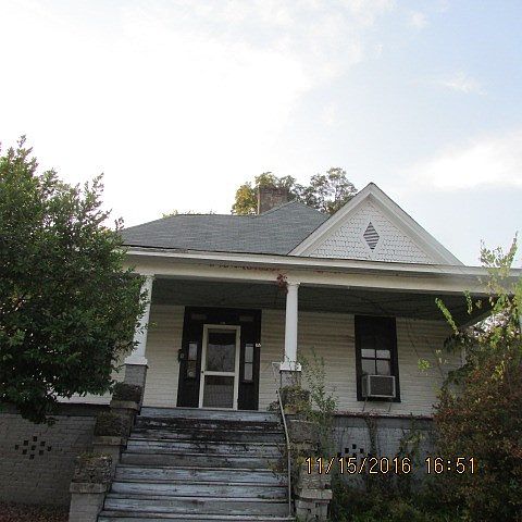 1st image of 135 Grace St