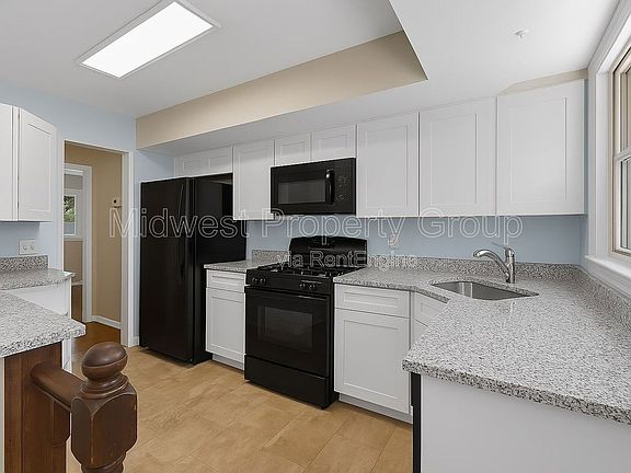 3rd image of 10515 Prestwick Dr