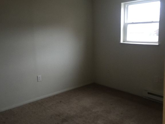4th image of 113 E Middle St #1-4