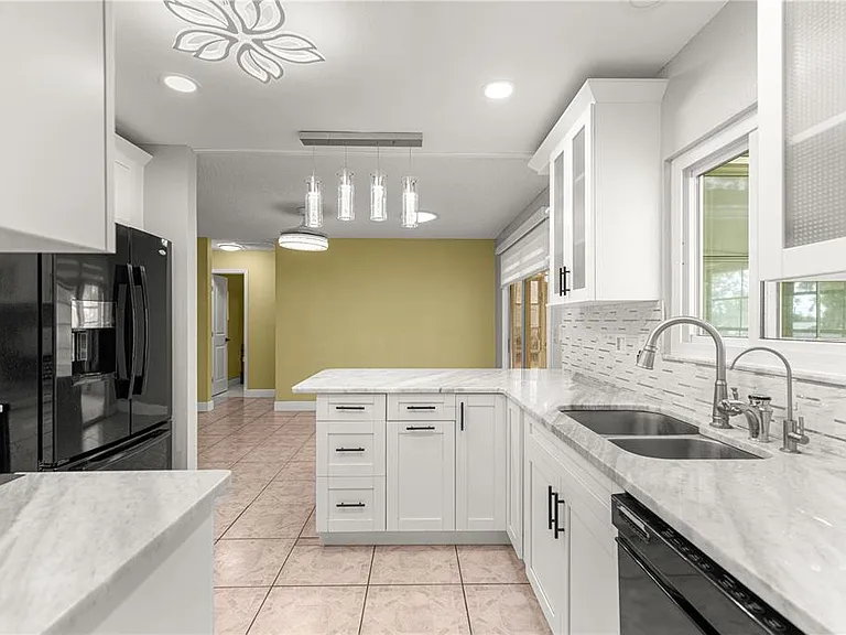 8470 SW 107th Pl — Photo 9
