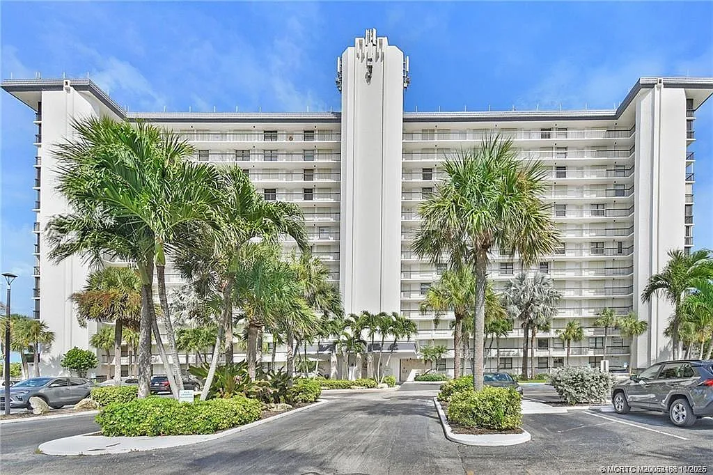 2 bed, 2.0 bath, 1023 sqft, $2,600 — Photo 2