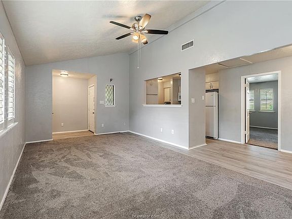 5th image of 2323 De Lee St APT 28
