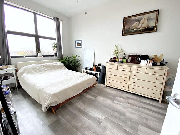 4th image of 4809 N Leavitt St #6
