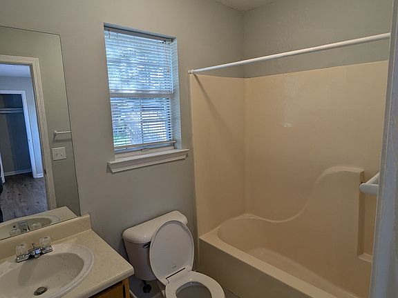 4th image of 177 Sheila Dr